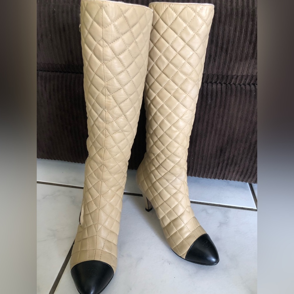 Vintage Chanel Quilted Ivory Leather Boots Size 39